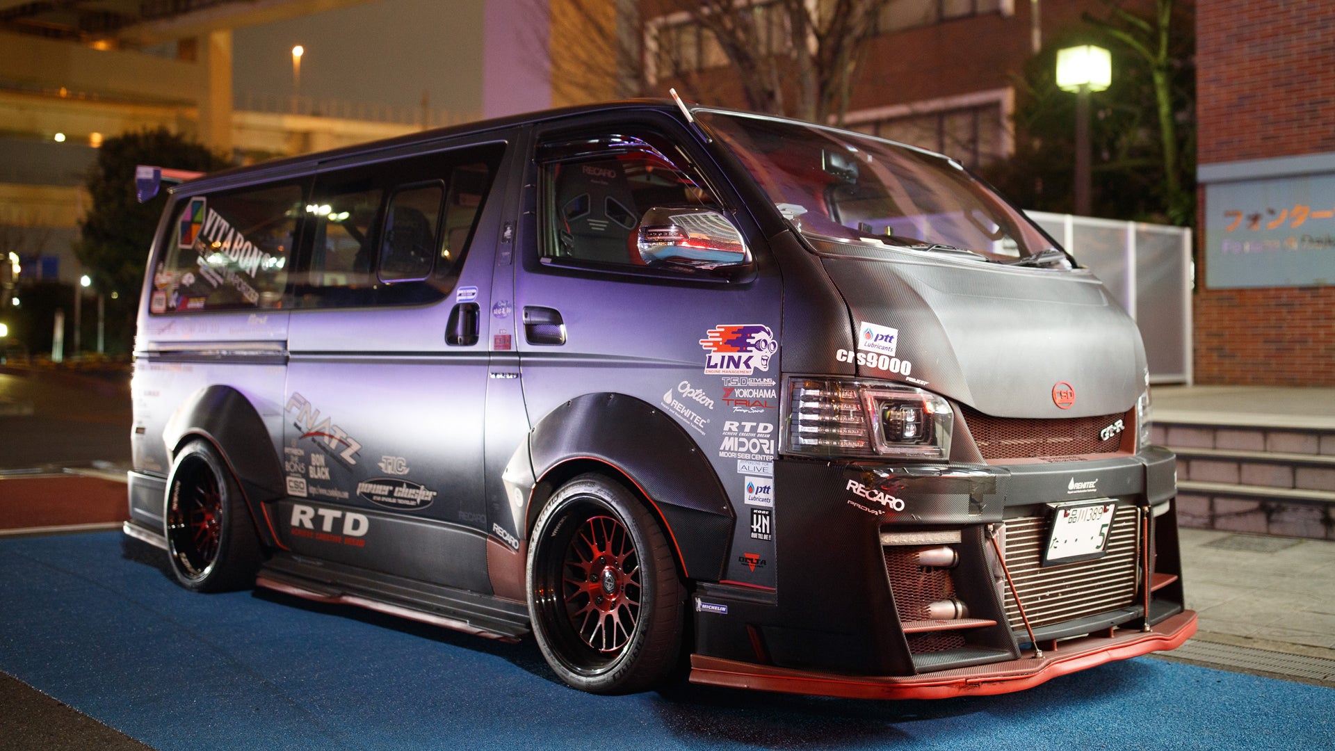 8 Passenger GTR!? 650 Horsepower VR38 Swapped Toyota HiAce (and Bonus Sequential R34 Skyline!)